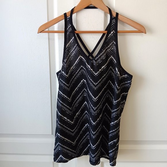 Athleta Women's Black Zig Zag Storm Printed Limitless Tank Size M - Picture 1 of 11